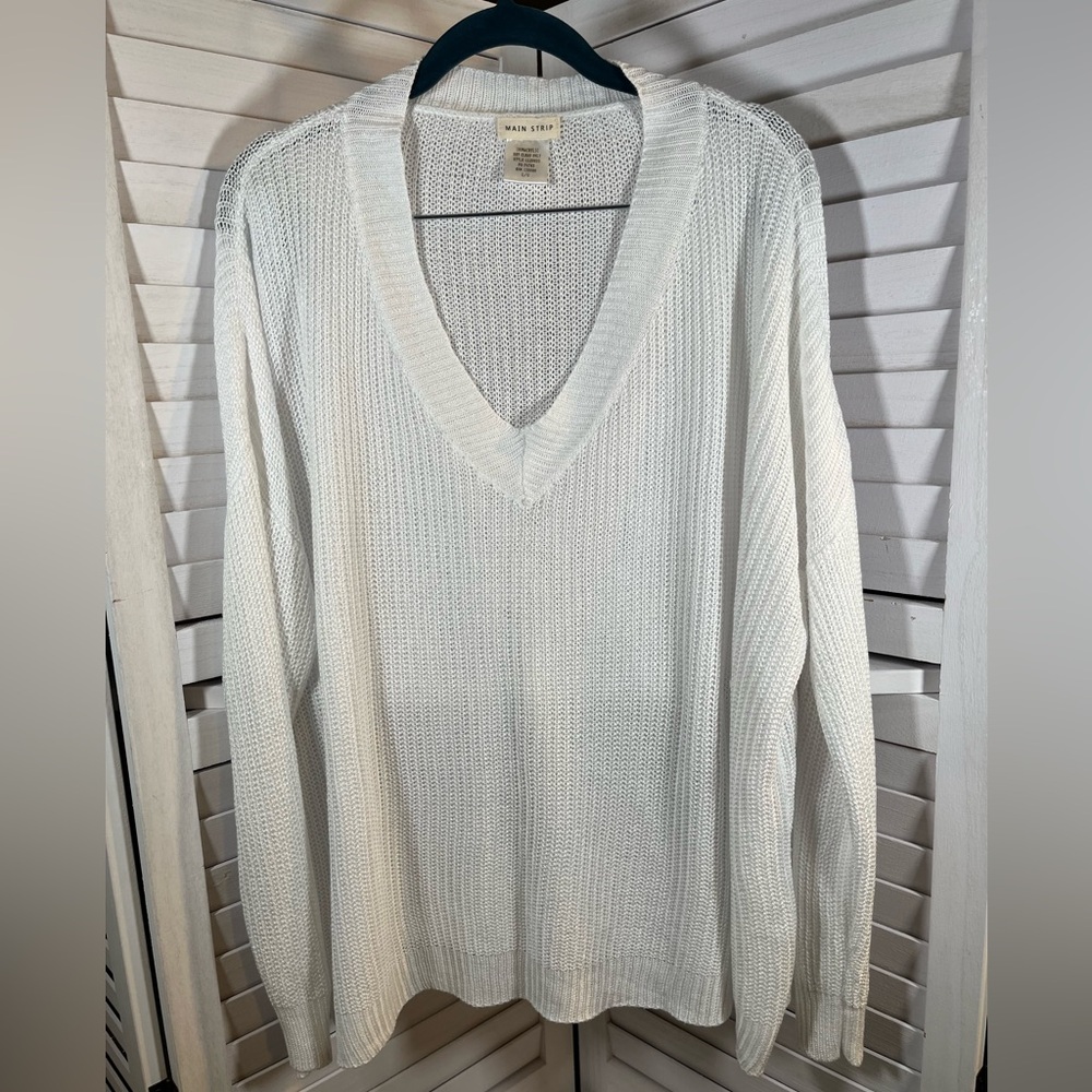 NWOT MAIN STRIP SWEATER